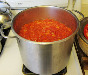 full-pot-of-tomatoes